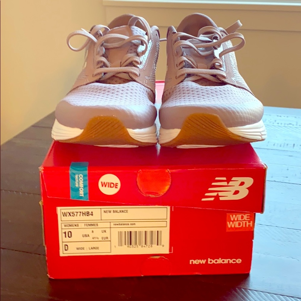 New Balance Women’s shoe never worn